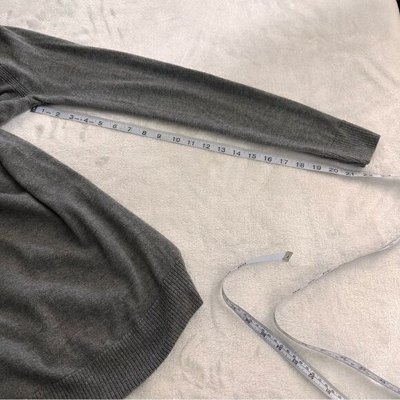 GAP gray button down cardigan size M - Picture 8 of 9